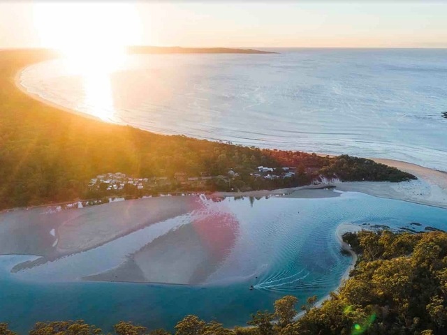 http://www.thecovejervisbay.com.au/